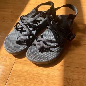 Chaco Size 10 Black Strappy sandals